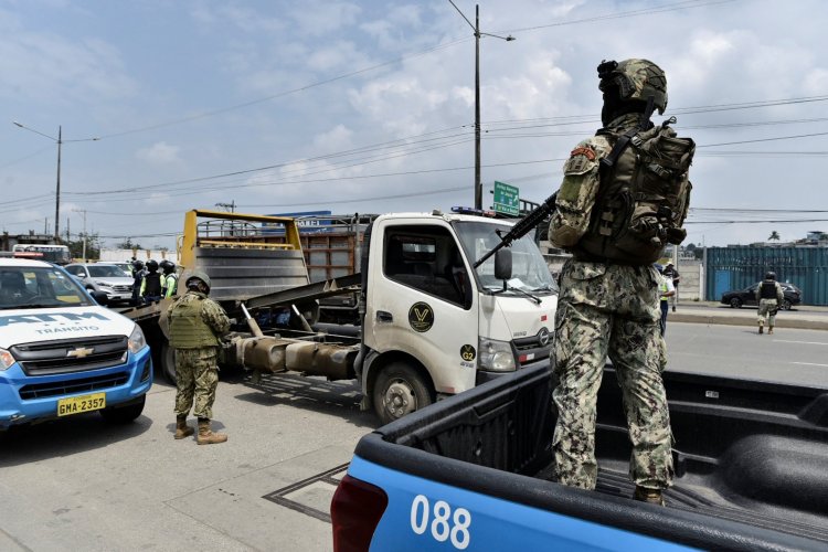 S&P Baja A Negativa La Perspectiva De La Deuda Ecuador En Medio De La ...