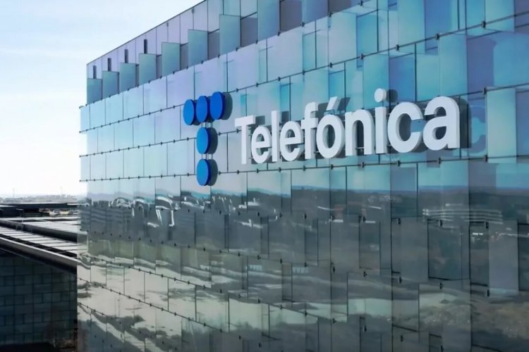 https://dfsud.com/dfsud/site/artic/20250319/imag/foto_0000000220250319095131/xtelefonica-del-peru-1.jpg.pagespeed.ic.qfjlxr5xXb.jpg?mrf-size=m